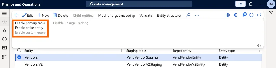 D365 F&O change tracking options "Enable primary table", "Enable entire entity" and "Enable custom query" highlighted for Vendors.
